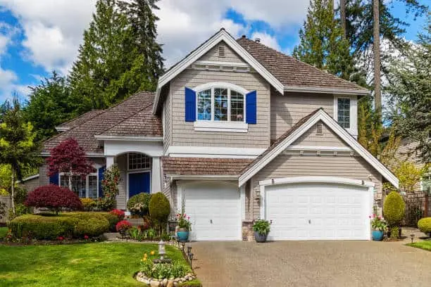 Photo of a modern suburban home exterior