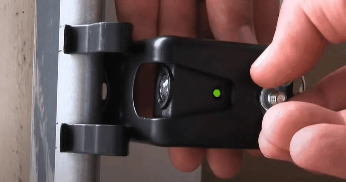 garage door sensor light